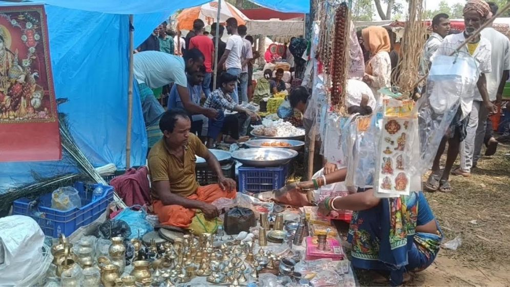 মাধবপুরে জমে উঠেছে কুমারী কুন্ডু মেলা
