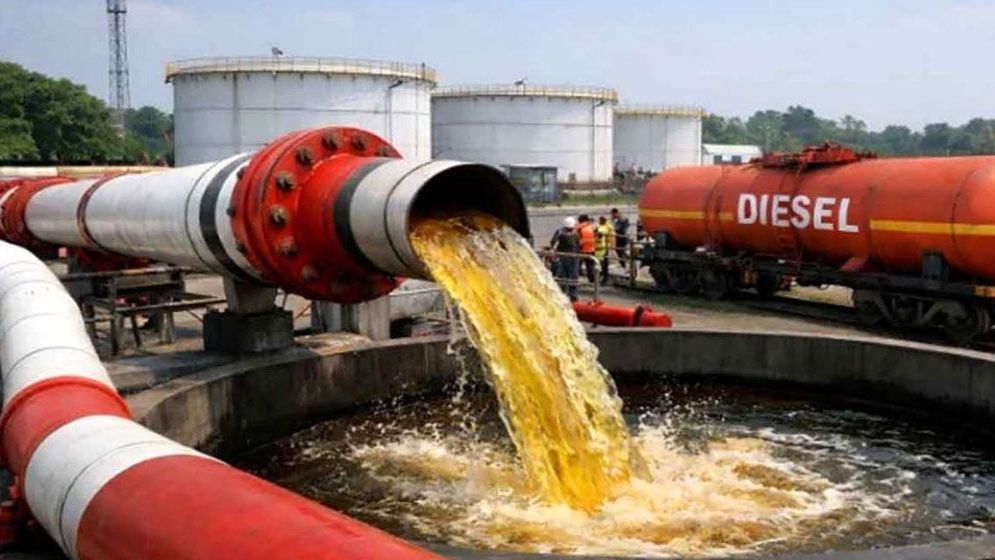 ভারত থেকে এলো আরও ৫ হাজার মেট্রিক টন ডিজেল