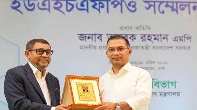 মন্ত্রী সাহেব প্রশংসা একটু কম কইরেন— স্বাস্থ্যমন্ত্রীকে প্রধানমন্ত্রী