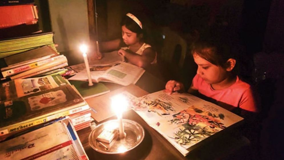 ঘণ্টার পর ঘণ্টা নেই বিদ্যুৎ, জ্বালানি সংকটে বিপর্যস্ত জনজীবন