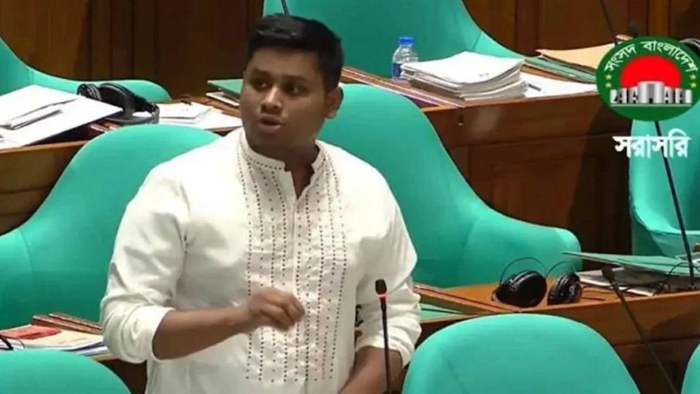 শুল্কমুক্ত নয়, সরকারি মালিকানাধীন গাড়ি চেয়েছি: হাসনাত আবদুল্লাহ