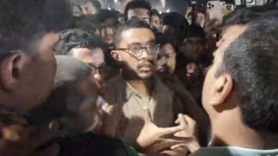 ডাকসু নেতাদের উদ্ধার করতে গিয়ে ছাত্রদলের তোপের মুখে সাদিক কায়েম
