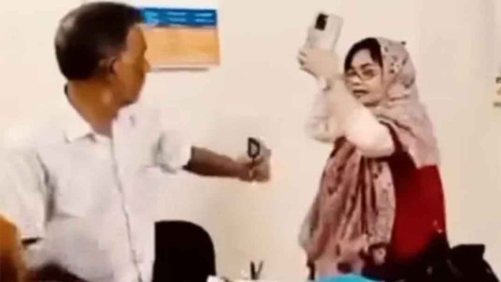 শিক্ষিকাকে জুতাপেটা করা সেই নেতাকে বহিষ্কার করল বিএনপি