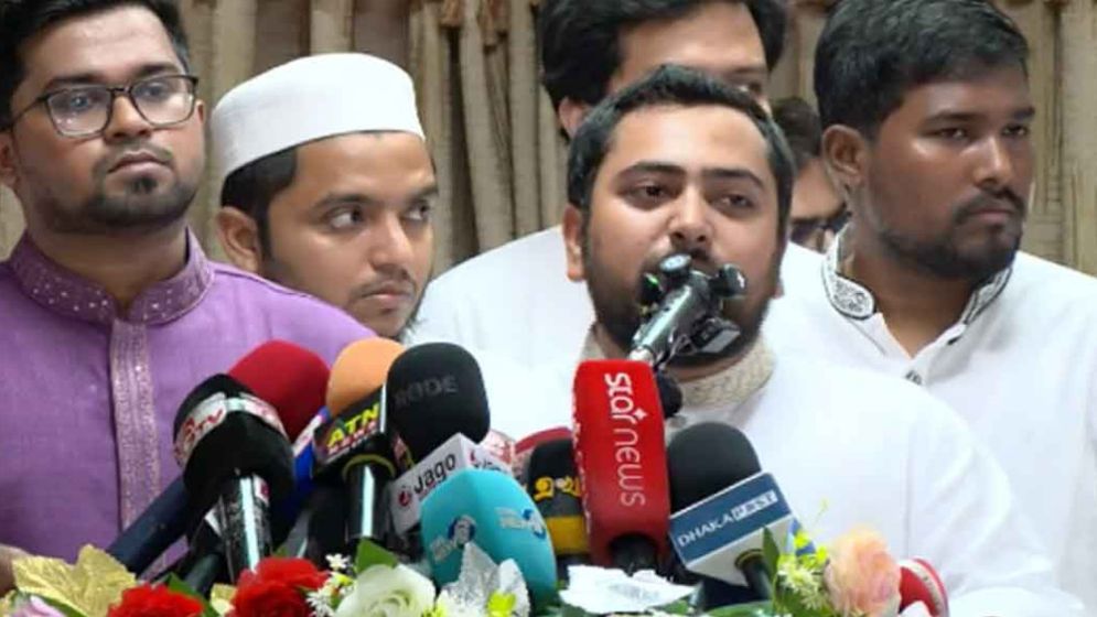 স্বৈরতন্ত্র ফিরিয়ে আনার চেষ্টা হলে জনগণ এনসিপির ছায়াতলে ঐক্যবদ্ধ হবে: নাহিদ ইসলাম