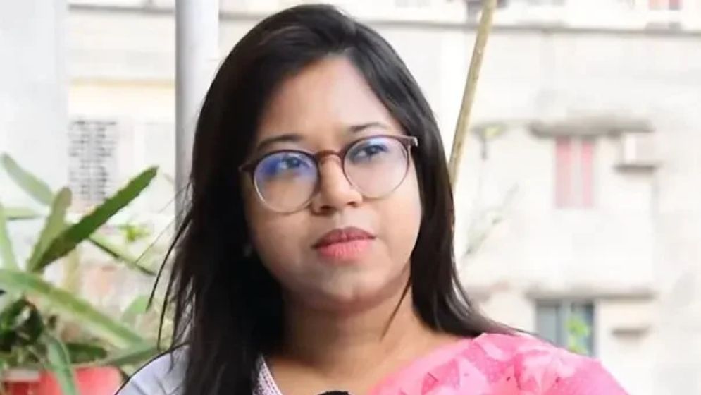 মনিরা শারমিনকে বৈধ প্রার্থী ঘোষণার সুযোগ দেখছে না ইসি