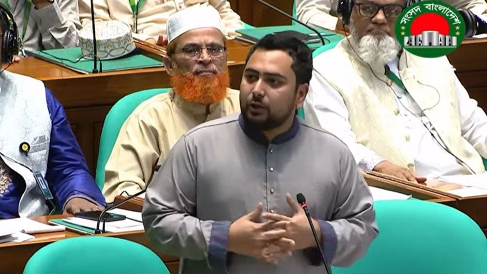 জুলাই সনদকে দলীয় ইশতেহারে রূপ দিয়ে বিএনপি কলুষিত করেছে: নাহিদ ইসলাম