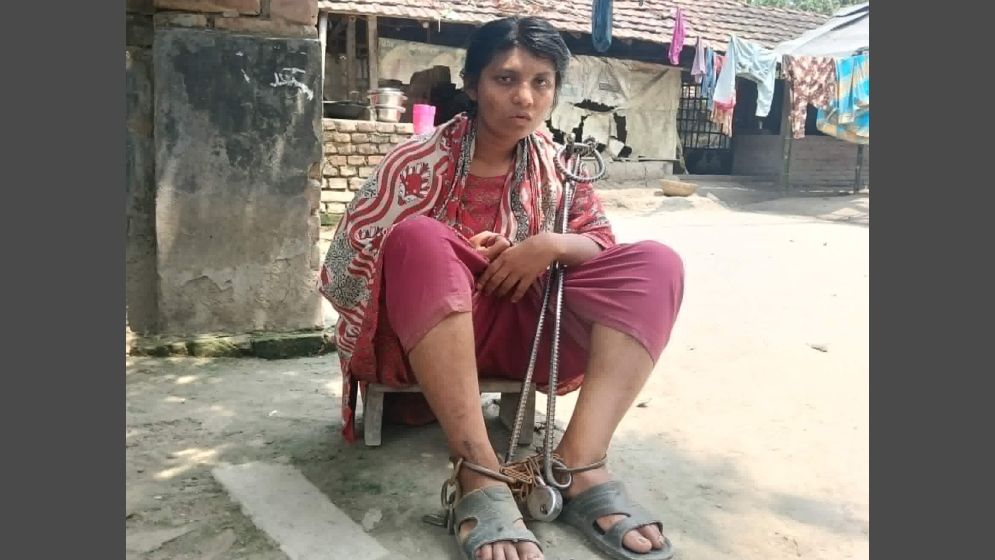তালায় ১৫ বছর ধরে শিকলবন্দি মিতু, ফিরতে চায় স্বাভাবিক জীবনে