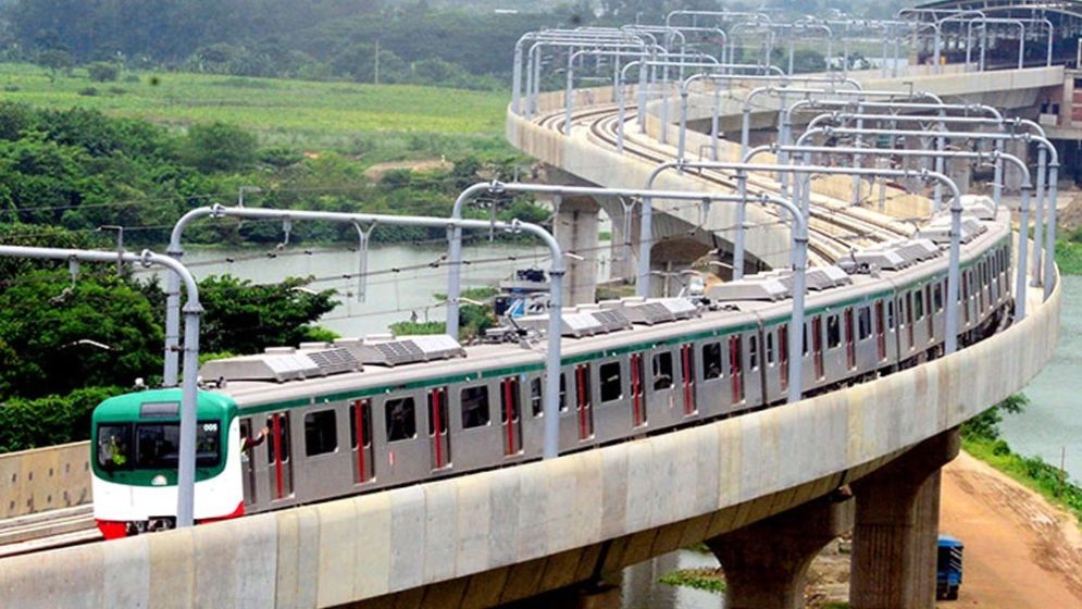 রাতে মেট্রো রেল চলাচলের সময় বাড়তে পারে
