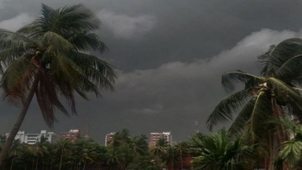 সকাল হলেও আলো ফুটবে না আকাশে, বিদ্যুৎ চমকের সঙ্গে হবে দমকা হাওয়া