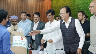 ত্রাণ বিতরণে অনিয়ম হলে ছাড় নয়: ত্রাণমন্ত্রী