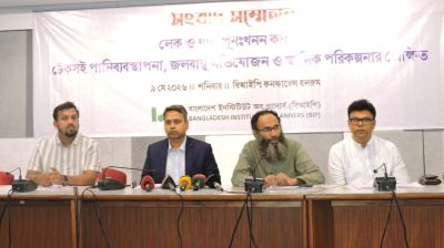 ‘শুধু মাটি কাটলেই হবে না, খাল পুনরুদ্ধারে দরকার সমন্বিত পরিকল্পনা’