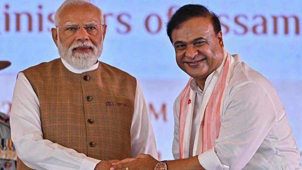 আসামের মুখ্যমন্ত্রী হিসেবে শপথ নিলেন হিমন্ত বিশ্বশর্মা