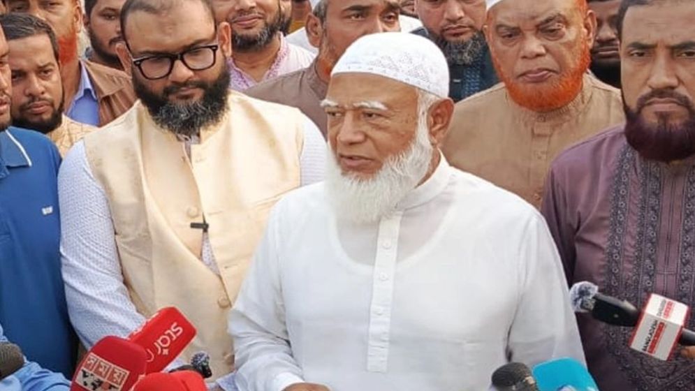 আফ্রিকার জঙ্গল থেকে এসে কেউ চাঁদাবাজি করে না