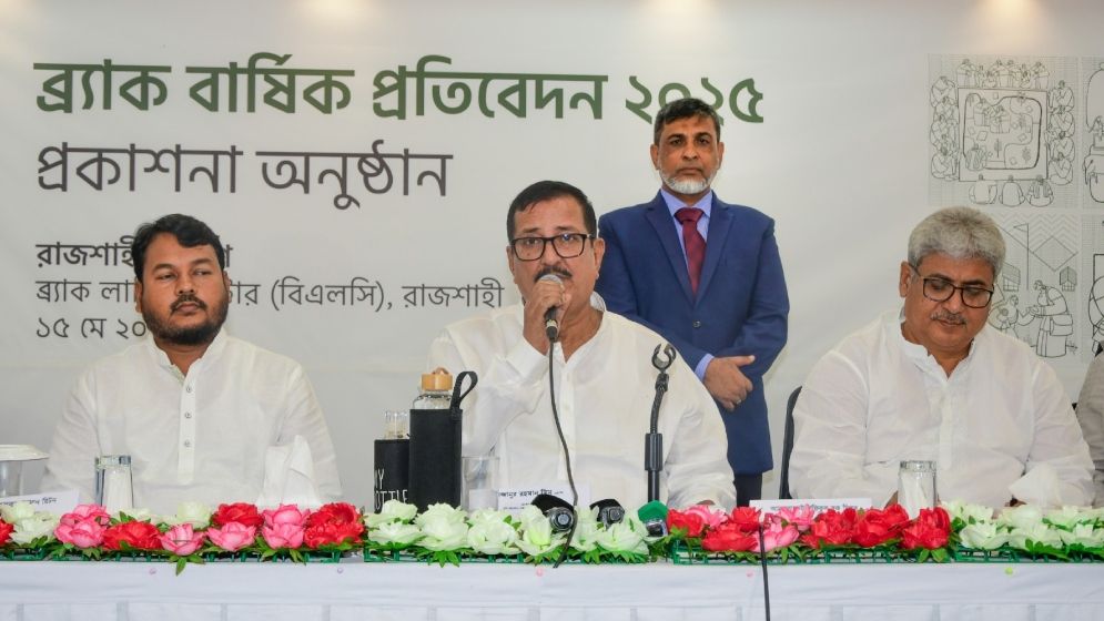 হারিয়ে যাওয়া রাজশাহী সিল্ককে বিশ্ববাজারে ফিরিয়ে আনতে ব্র্যাকের প্রতি আহ্বান ভূমিমন্ত্রীর