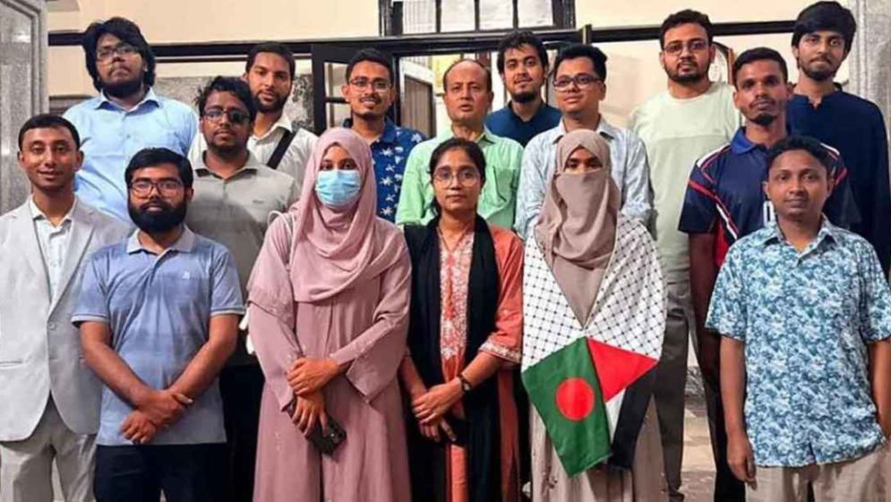 ভিপি সাদিক কায়েমের নেতৃত্বে চীন সফরে ডাকসুর ১৫ নেতা