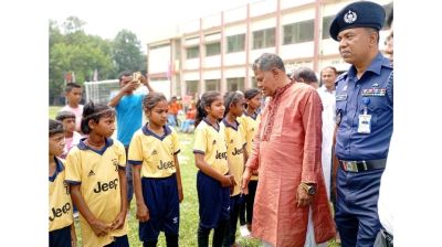 দিনাজপুরে প্রাথমিক বিদ্যালয় গোল্ডকাপ ফুটবলের পর্দা উঠল