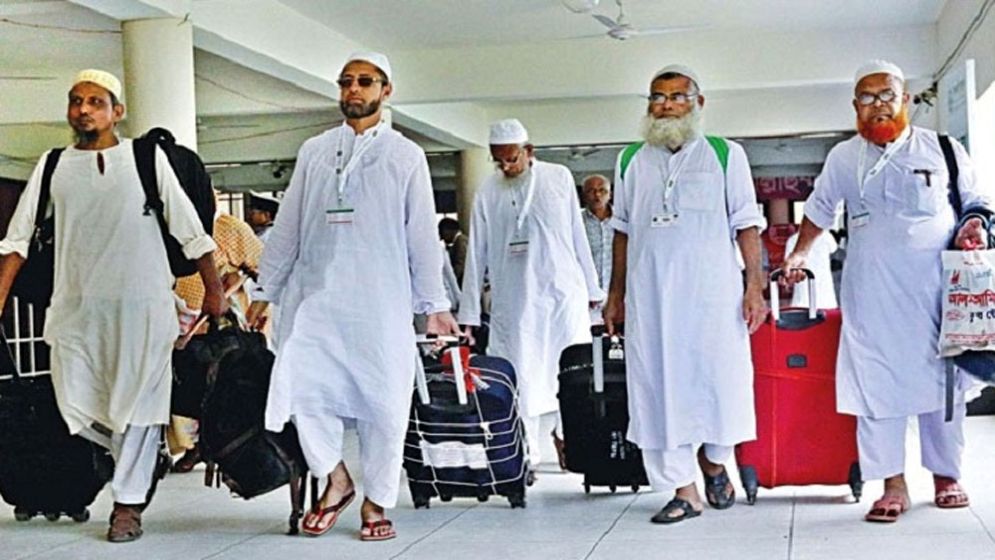 সৌদি পৌঁছেছেন ৬২৫২৮ বাংলাদেশি হজযাত্রী, মৃত বেড়ে ১৭