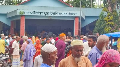 ঠাকুরগাঁওয়ে ঈদের চাল বিতরণে অনিয়মের অভিযোগ, সংবাদ সংগ্রহে গিয়ে হেনস্তার শিকার সাংবাদিকরা