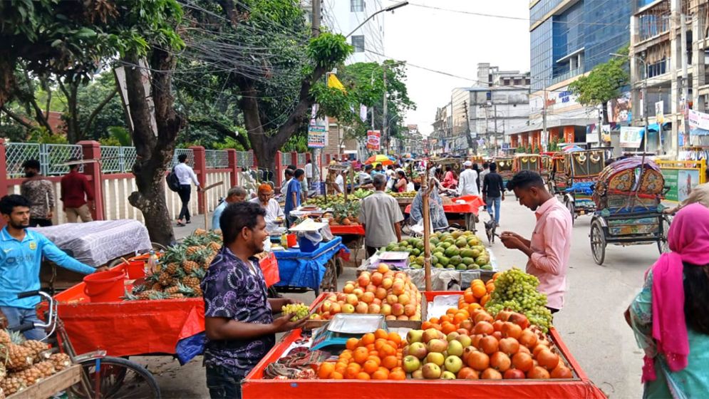 বগুড়ায় ফুটপাথ দখল: প্রশাসন-পুলিশ-সিটি করপোরেশনের ‘সমন্বয়হীনতার’ অভিযোগ