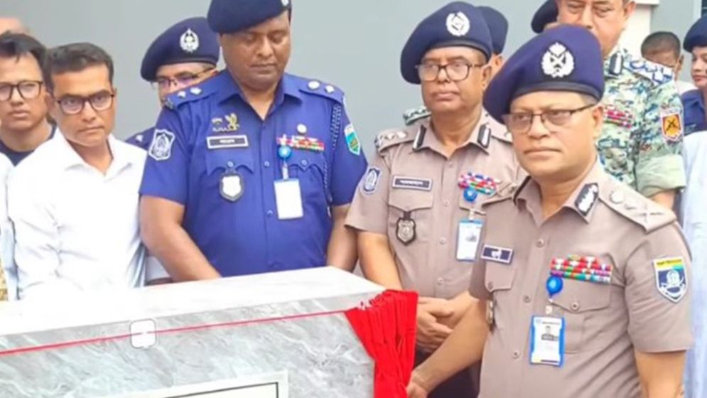 কমিউনিটি পুলিশিং বিস্তৃত করে নিরাপদ বাংলাদেশ গড়া হবে: আইজিপি