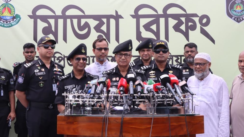 ঈদকে ঘিরে পশুর হাটে নিরাপত্তা জোরদার, মাঠে র‌্যাবের বিশেষ টহল