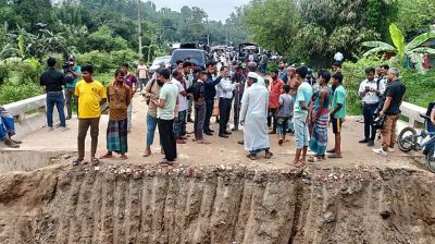 জঙ্গল সলিমপুরে র‌্যাব ক্যাম্পে হামলা, অভিযানে আটক ৩০