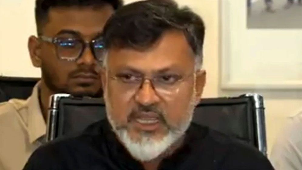 বর্জ্য অপসারণে গাফিলতি থাকলে ব্যবস্থা নেওয়া হবে: ডিএনসিসি প্রশাসক