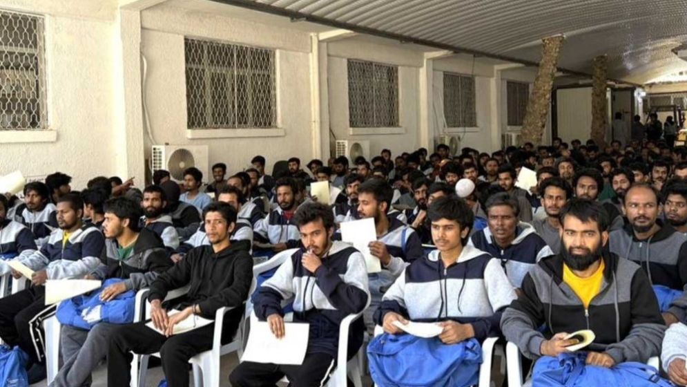 লিবিয়া থেকে ফিরলেন আরও ১৭৪ বাংলাদেশি