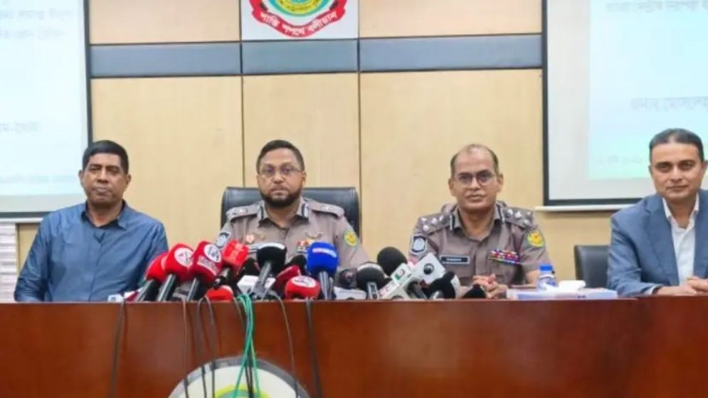 আইন সবার জন্য সমান, পুলিশ সদস্য অমান্য করলেও ব্যবস্থা: ডিএমপি কমিশনার