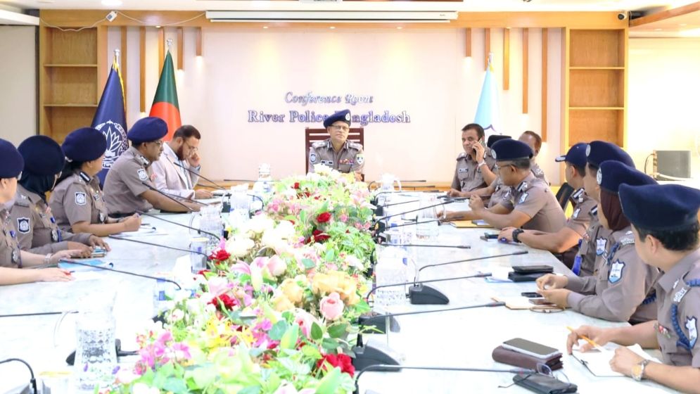 প্রযুক্তির ব্যবহার বাড়িয়ে নৌ পুলিশের সক্ষমতা বাড়াতে হবে: আইজিপি