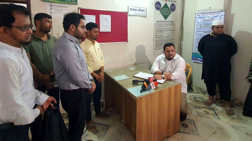 আমিনবাজার ও আশুলিয়া ভূমি অফিস পরিদর্শনে প্রতিমন্ত্রী, উঠে এলো অনিয়মের চিত্র