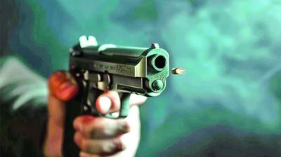 পাবনায় গুলিতে পিতা, ছুরিতে কলেজছাত্র খুন