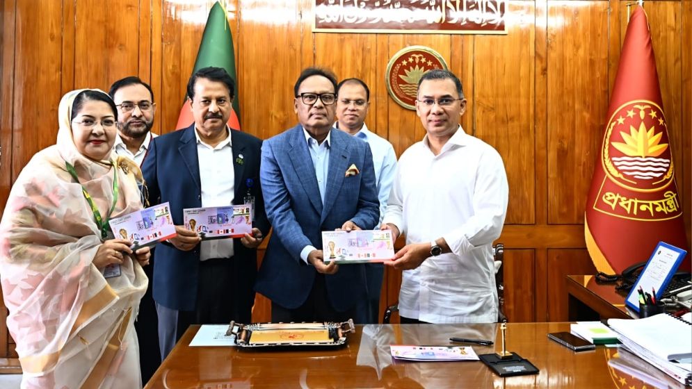 বিশ্বকাপ উপলক্ষে স্মারক ডাকটিকিট উন্মোচন করলেন প্রধানমন্ত্রী
