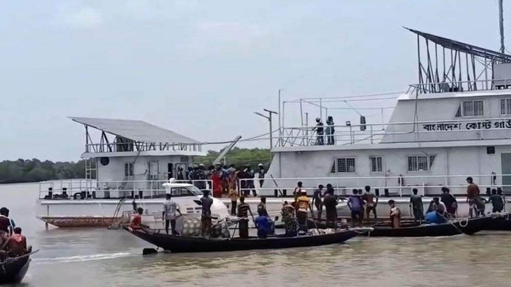 সুন্দরবনে কোস্টগার্ড স্টেশনে হামলা-ভাঙচুর