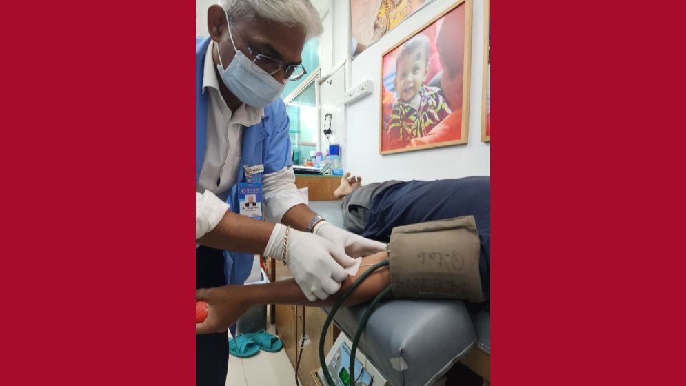 বিশ্ব রক্তদাতা দিবস আজ: স্বেচ্ছায় রক্তদানই হাজারো রোগীর জীবনের ভরসা