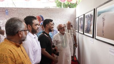 উপকূলীয় নারীদের জীবনসংগ্রাম ও জলবায়ু নেতৃত্ব নিয়ে খুলনায় আলোকচিত্র প্রদর্শনী