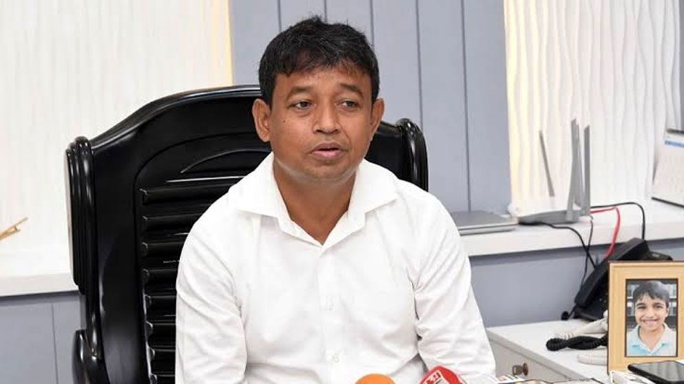 অবৈধ সম্পদের ‘রাজা’ হারুন