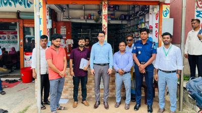 কসবায় মেয়াদোত্তীর্ণ ও স্যাম্পল ঔষধ রাখায় ৫ ফার্মেসিকে জরিমানা