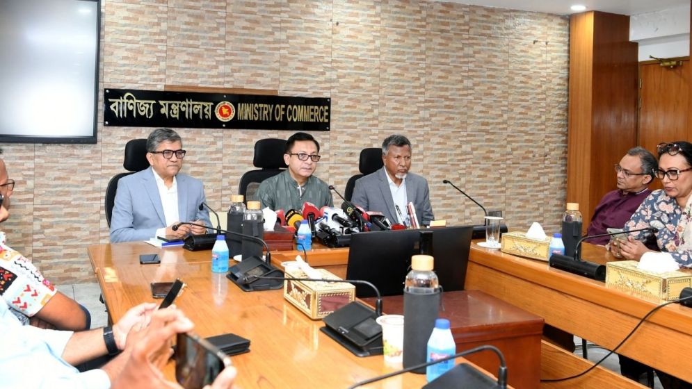 চালের বাজার স্থিতিশীল, সরকারের মজুদ সন্তোষজনক: বাণিজ্যমন্ত্রী