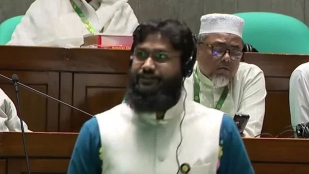 একবেলা না খেয়ে হলেও প্রতিরক্ষা খাতে বাজেট বাড়ান: এমপি মুজাহিদ