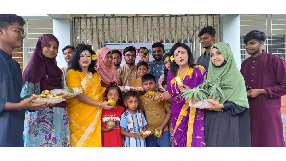 বসুন্ধরা শুভসংঘের ফল উৎসবে মৌসুমি ফলের স্বাদে আনন্দে মাতল সুবিধাবঞ্চিত শিশুরা