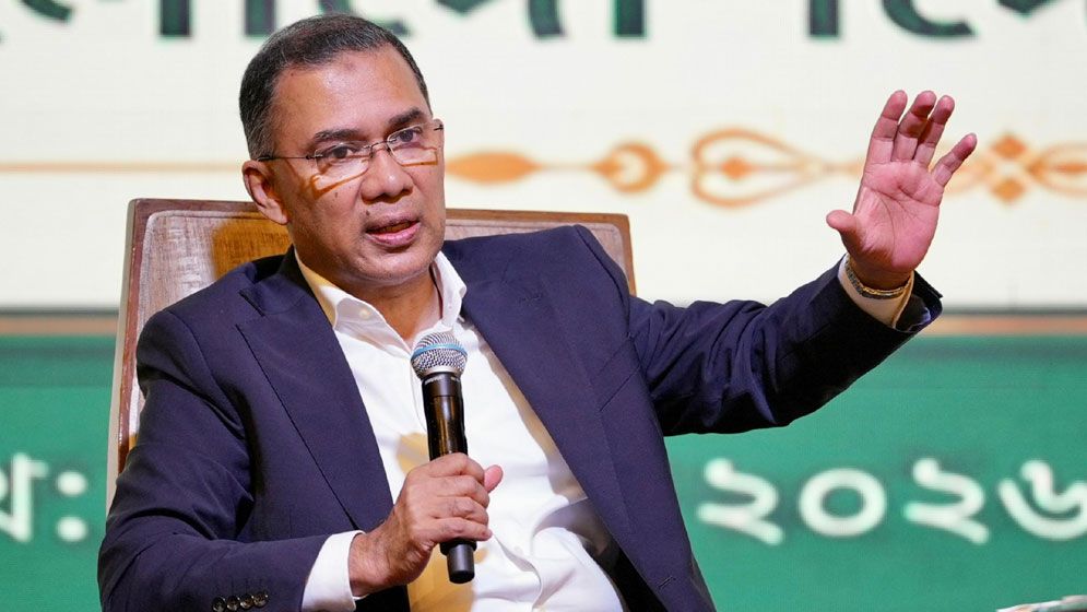 মালয়েশিয়ায় পৌঁছেই প্রবাসী বাংলাদেশিদের মতবিনিময়সভায় প্রধানমন্ত্রী