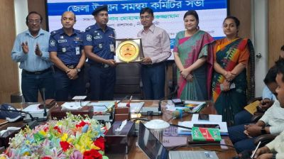নীলফামারীতে ভালো কাজের স্বীকৃতি পেলেন যারা