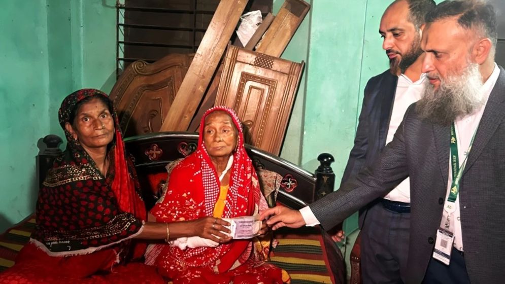 অসুস্থ কাঙালিনী সুফিয়ার চিকিৎসার দায়িত্ব নিল আনভীর বসুন্ধরা গ্রুপ ফাউন্ডেশন