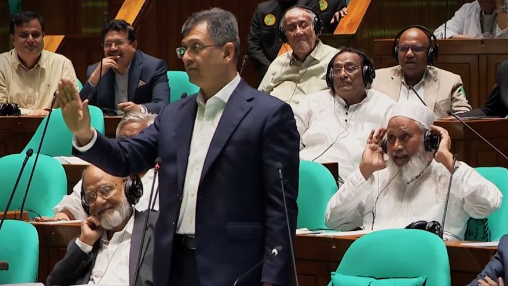 সংসদে অন্তর্বর্তী সরকারের দুর্নীতি তদন্তের দাবি