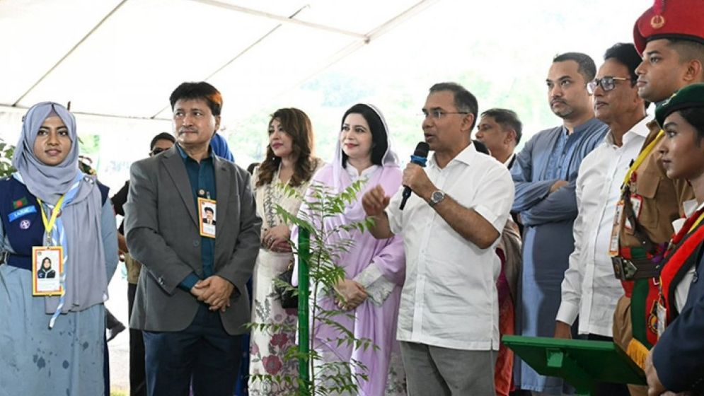নবাগত শিশুকে স্বাগত জানিয়ে গাছ লাগানোর আহ্বান প্রধানমন্ত্রীর