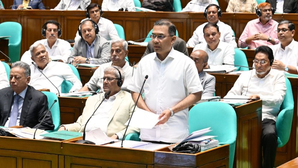 কালো টাকা সাদা করার বিধান বাতিলের নির্দেশ প্রধানমন্ত্রীর, করমুক্ত আয়সীমা ৪ লাখ টাকার প্রস্তাব