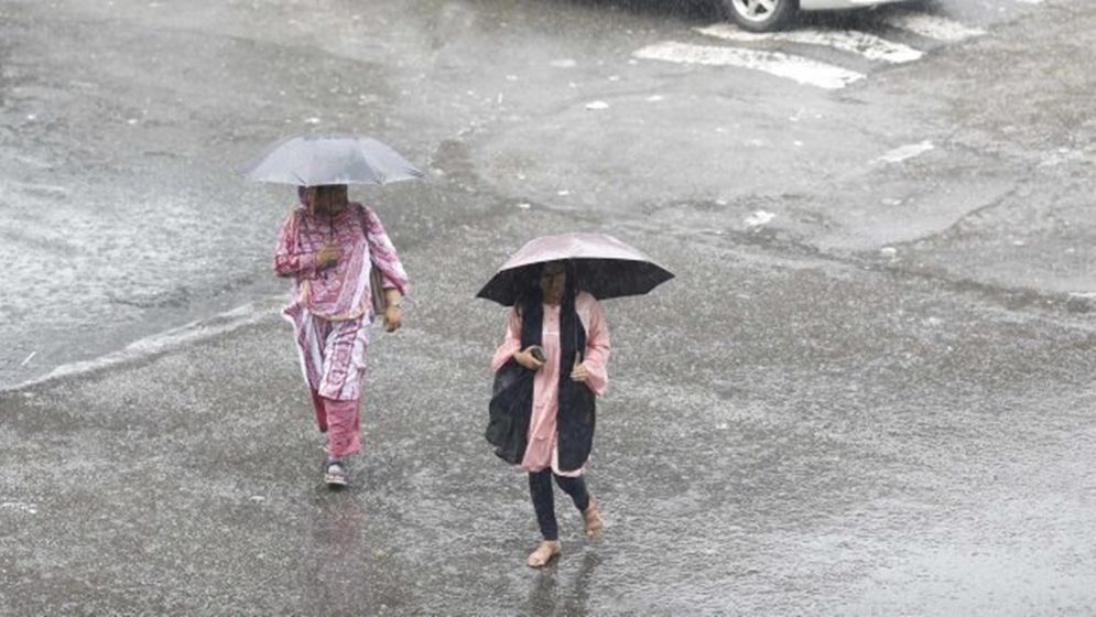 রাজধানীতে বৃষ্টির আভাস, বজ্রপাতেরও শঙ্কা