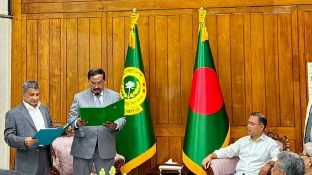 চট্টগ্রাম-২ আসনের সংসদ সদস্য হিসেবে শপথ নিলেন সারোয়ার আলমগীর