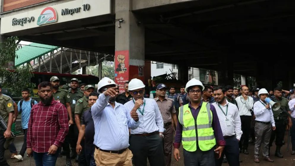 মিরপুর-১০ মেট্রোরেল স্টেশন এলাকায় উচ্ছেদ অভিযান, অবৈধ দখল অপসারণ